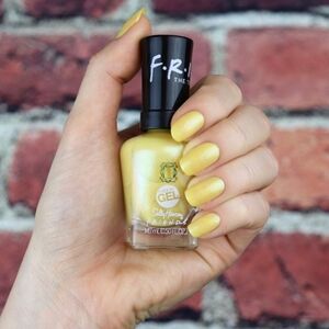 NWT SALLY HANSEN MIRACLE G FRIENDS N°884 YELLOW TAXI!